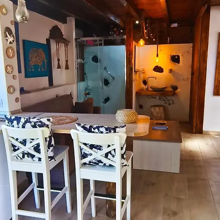 Lucia - Sol De Adu Daire Tías